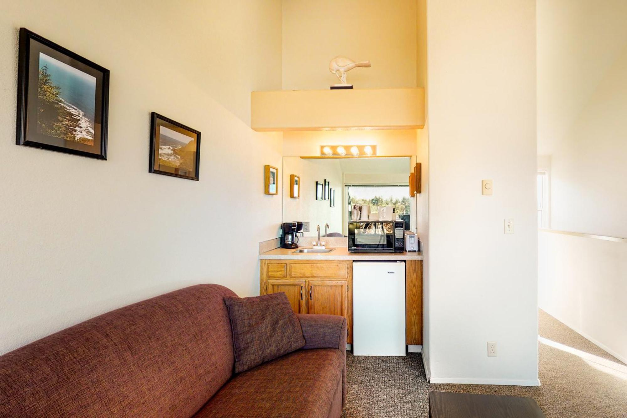 The Embarcadero Condos Newport Room photo